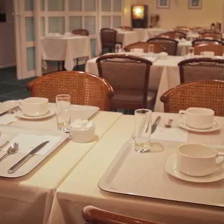 Hotell Brit Les Voyageurs